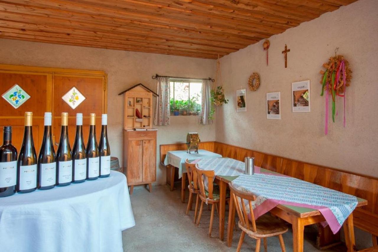 Апартаменти Weingut Piewald Gut am Steg Екстер'єр фото